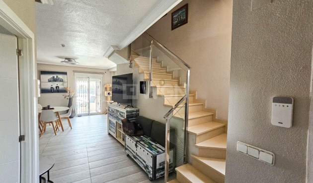 Odsprzedaż - Villa - Orihuela Costa - Cabo Roig