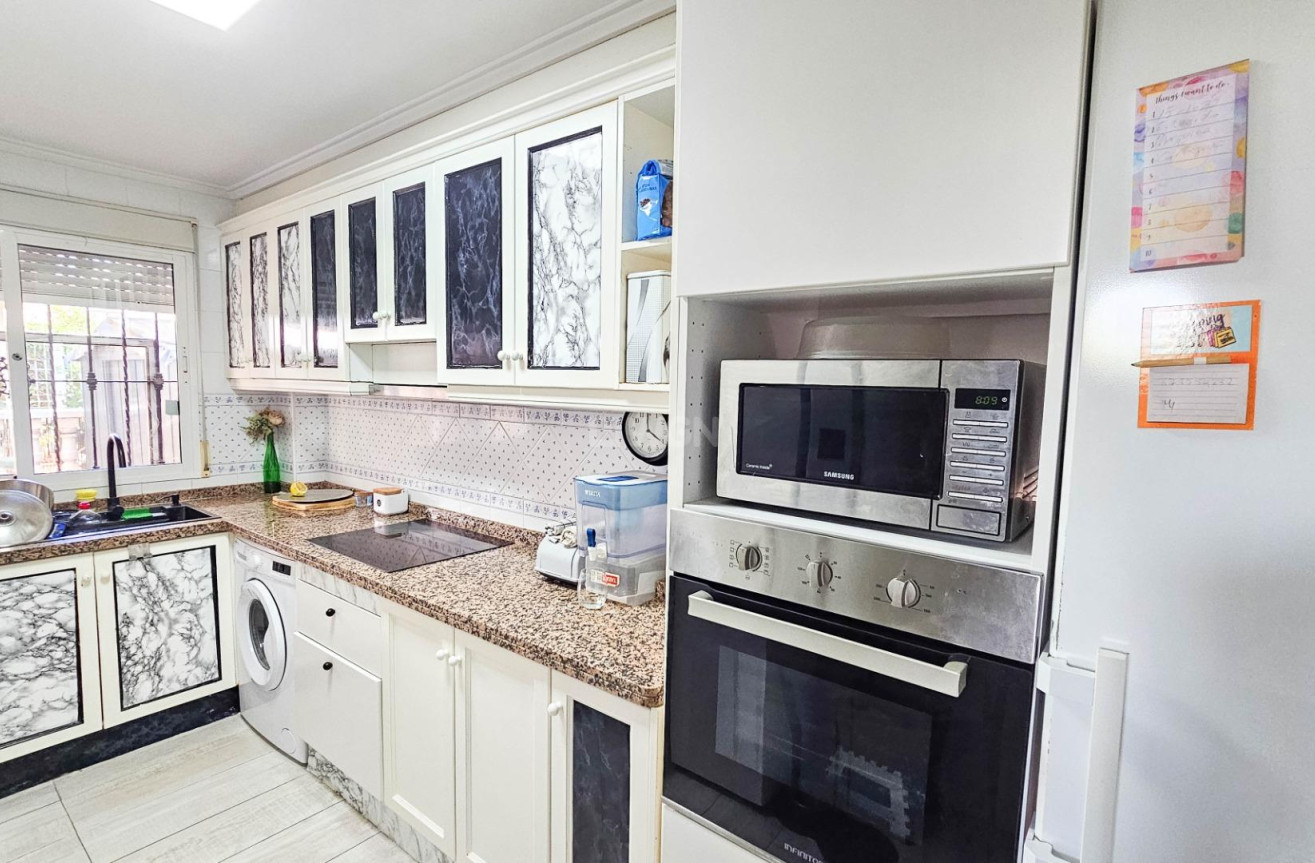 Odsprzedaż - Villa - Orihuela Costa - Cabo Roig