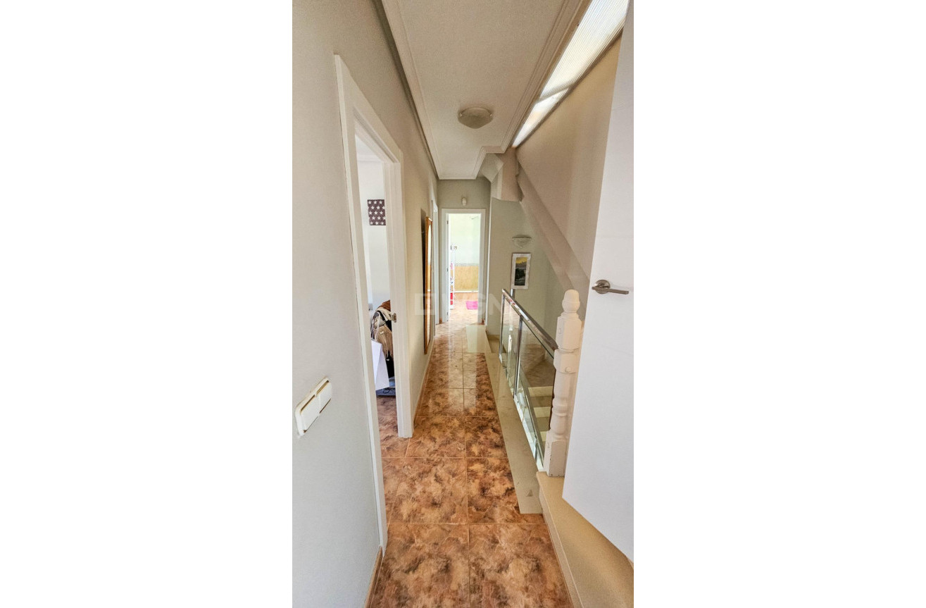 Odsprzedaż - Villa - Orihuela Costa - Cabo Roig