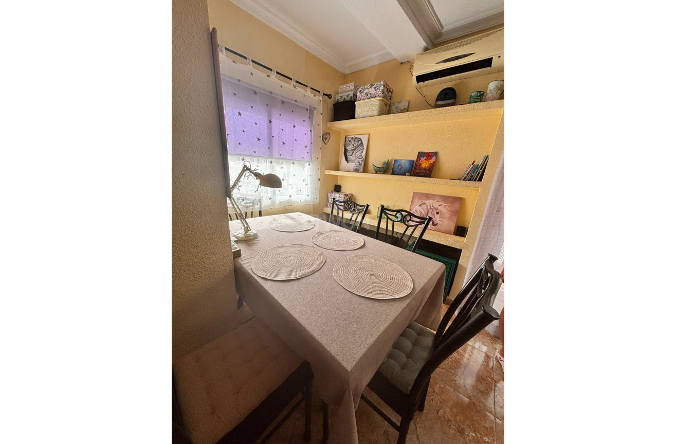Resale - Apartment / flat - Torrevieja - Estacion De Autobuses