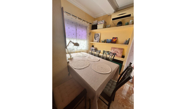 Resale - Apartment / flat - Torrevieja - Estacion De Autobuses