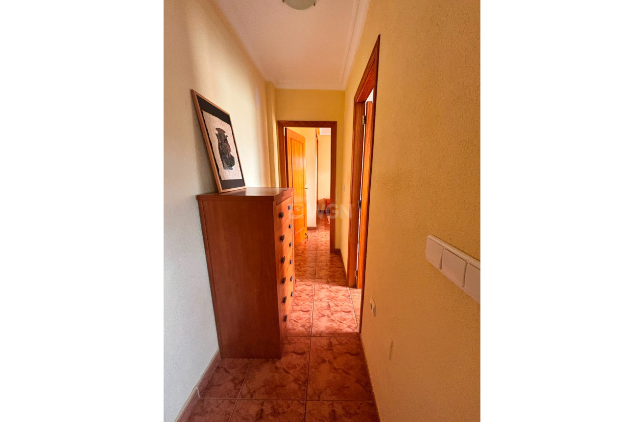 Resale - Apartment / flat - Torrevieja - Estacion De Autobuses
