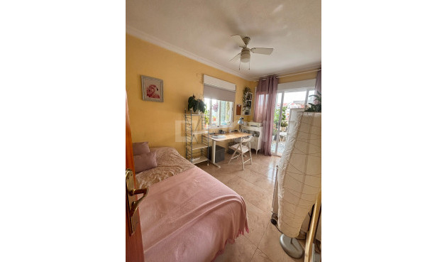 Resale - Apartment / flat - Torrevieja - Estacion De Autobuses