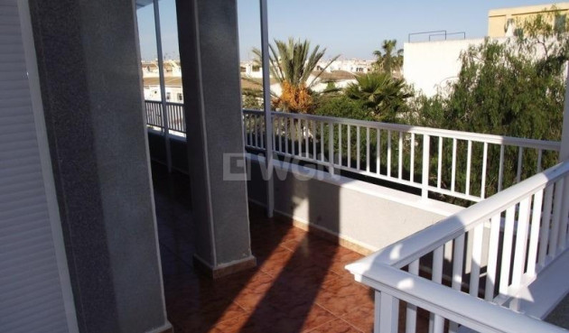 Resale - Apartment / flat - Torrevieja - Estacion De Autobuses