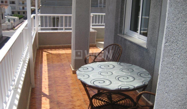 Resale - Apartment / flat - Torrevieja - Estacion De Autobuses