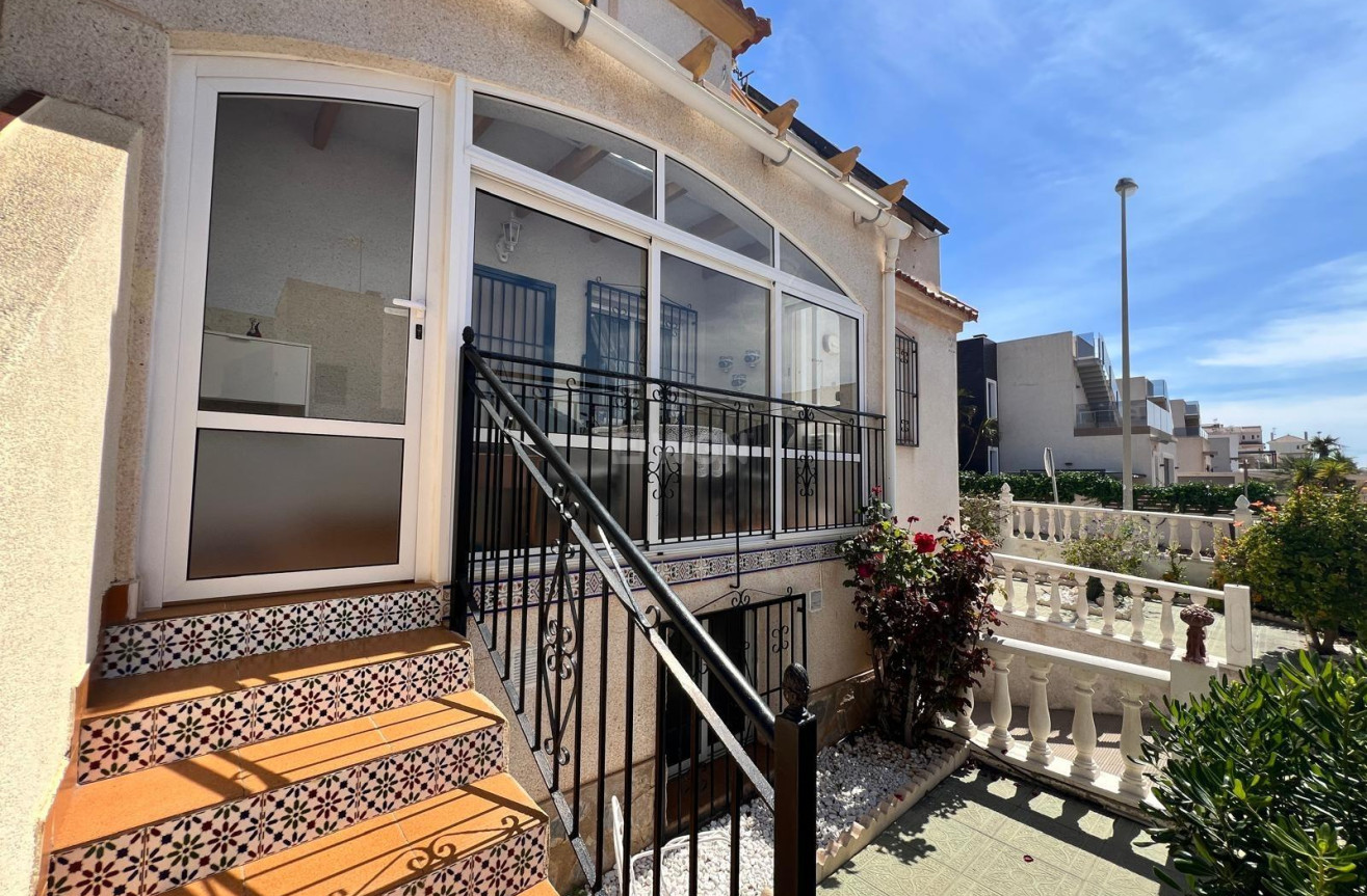 Odsprzedaż - Villa - Torrevieja - Torre La Mata