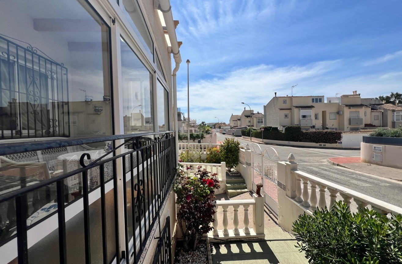 Odsprzedaż - Villa - Torrevieja - Torre La Mata