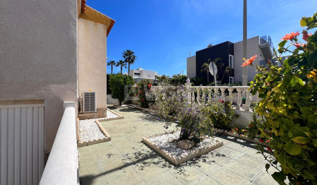 Odsprzedaż - Villa - Torrevieja - Torre La Mata