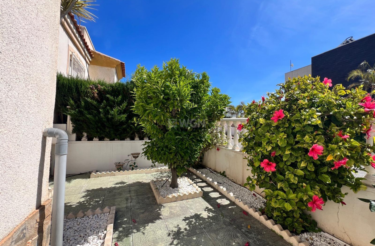 Odsprzedaż - Villa - Torrevieja - Torre La Mata