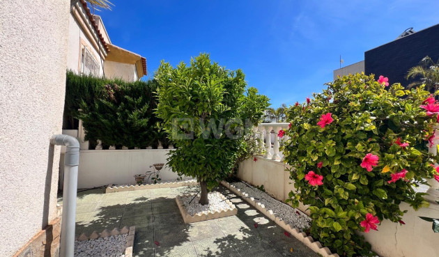 Odsprzedaż - Villa - Torrevieja - Torre La Mata