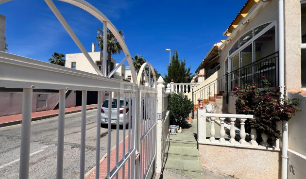 Odsprzedaż - Villa - Torrevieja - Torre La Mata