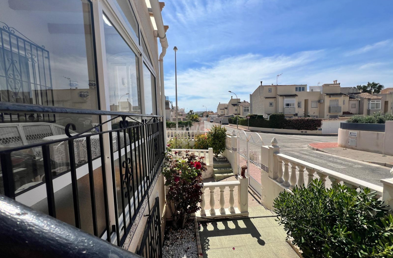 Odsprzedaż - Villa - Torrevieja - Torre La Mata