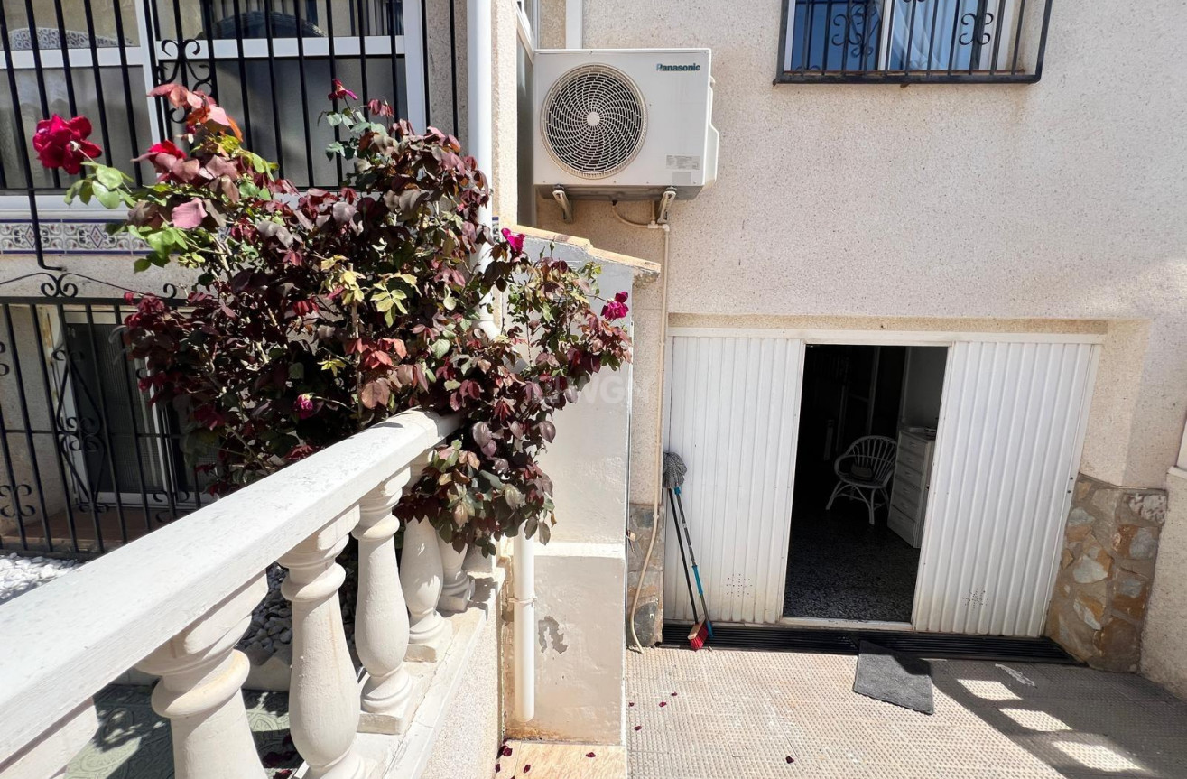 Odsprzedaż - Villa - Torrevieja - Torre La Mata