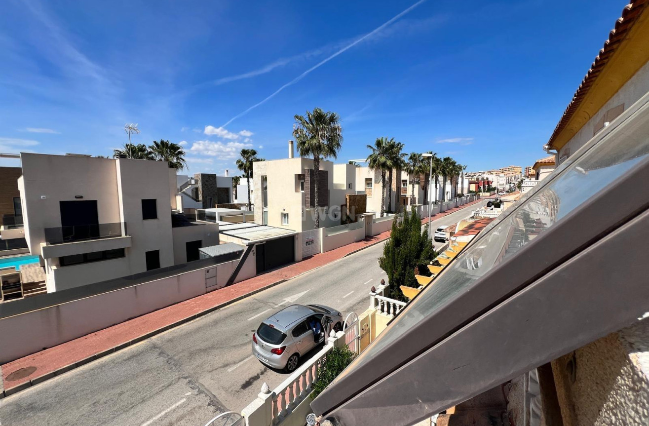 Odsprzedaż - Villa - Torrevieja - Torre La Mata