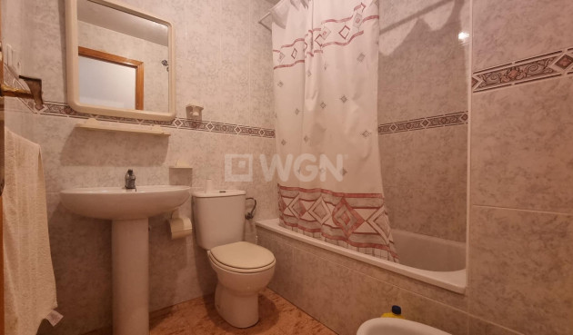 Odsprzedaż - Mieszkanie w bloku - Torrevieja - Centro