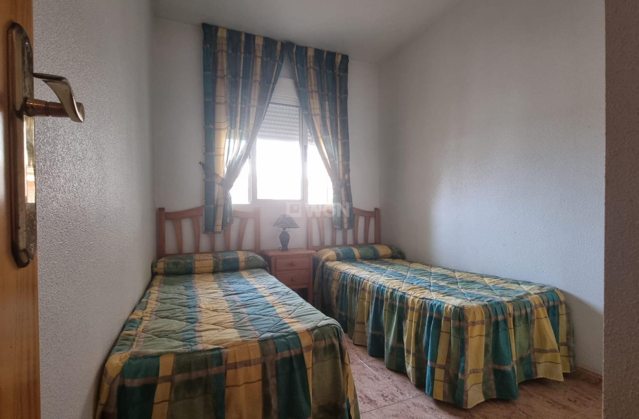 Odsprzedaż - Mieszkanie w bloku - Torrevieja - Centro