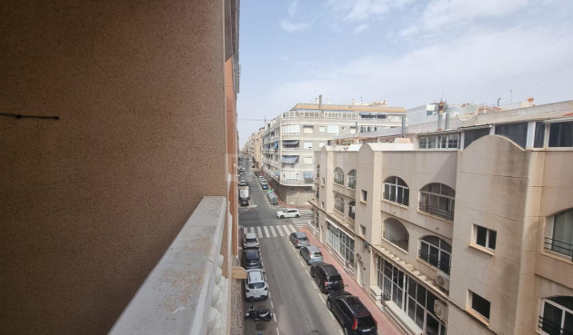 Odsprzedaż - Mieszkanie w bloku - Torrevieja - Centro