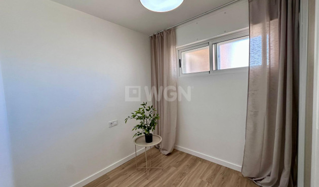 Odsprzedaż - Mieszkanie w bloku - Torrevieja - Habaneras