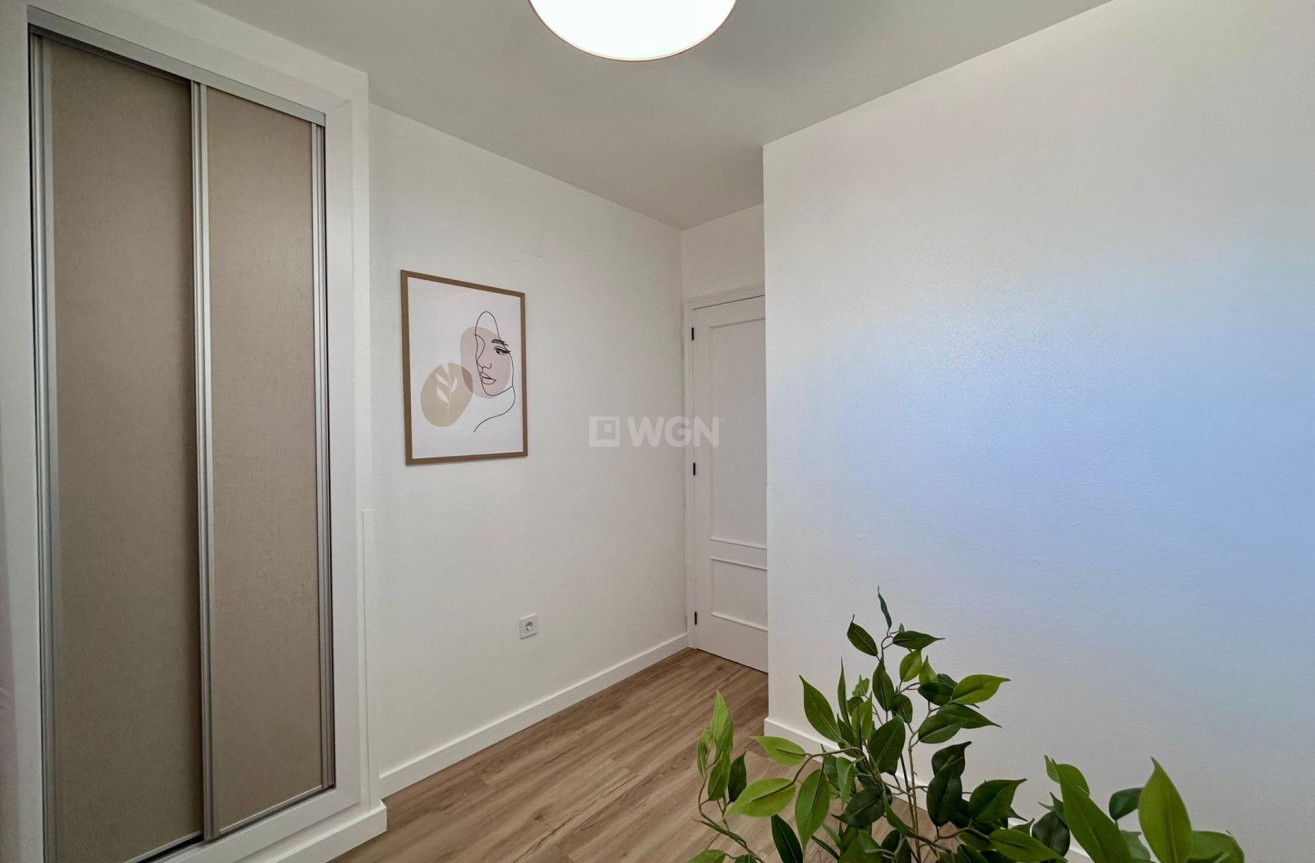 Odsprzedaż - Mieszkanie w bloku - Torrevieja - Habaneras