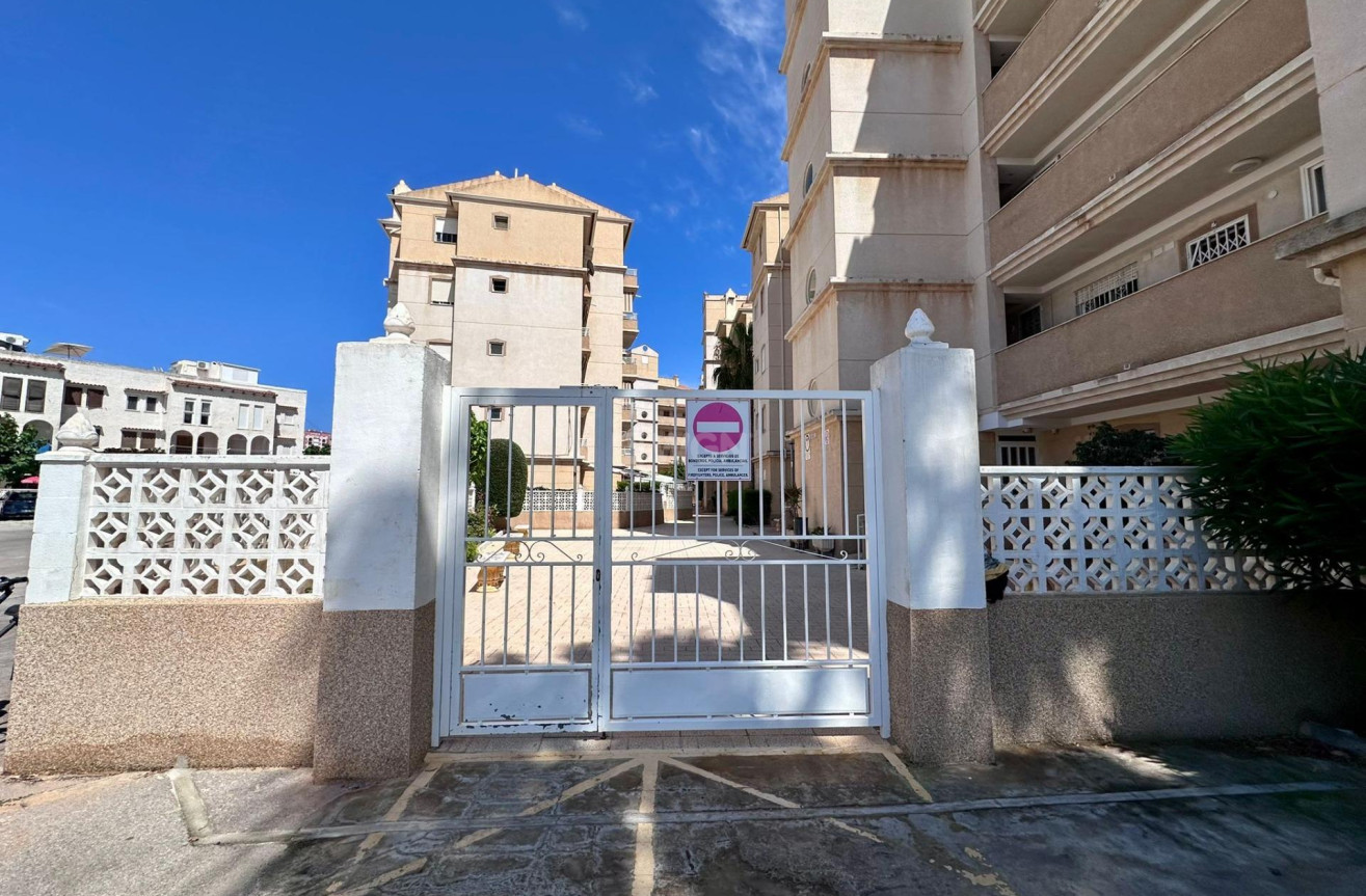 Odsprzedaż - Mieszkanie w bloku - Torrevieja - Habaneras