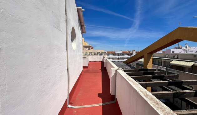 Wiederverkauf - Wohnung - Torrevieja - Centro