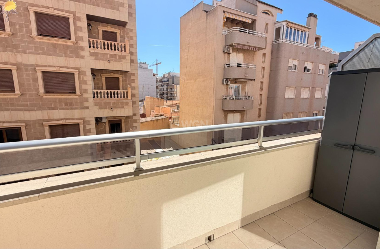 Odsprzedaż - Mieszkanie w bloku - Torrevieja - PARQUE DE LAS NACIONES