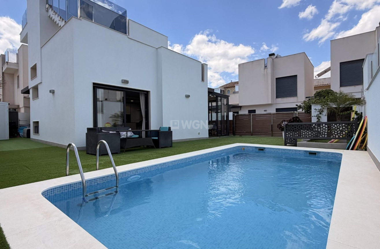 Odsprzedaż - Villa - Torrevieja - aguas nuevas