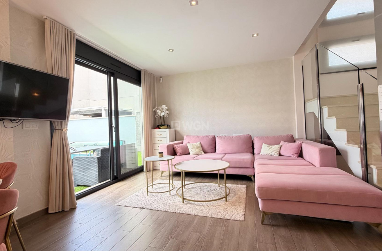 Odsprzedaż - Villa - Torrevieja - aguas nuevas
