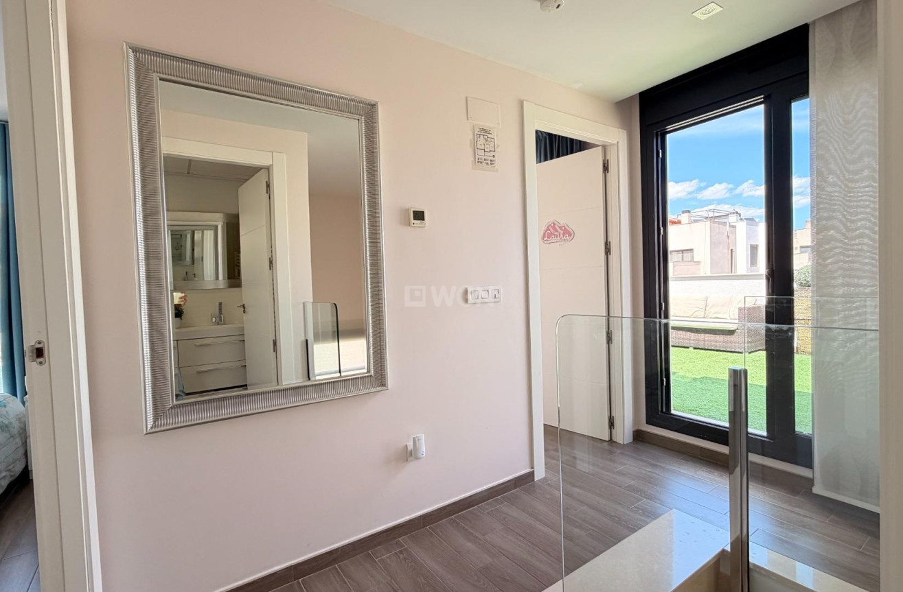 Odsprzedaż - Villa - Torrevieja - aguas nuevas