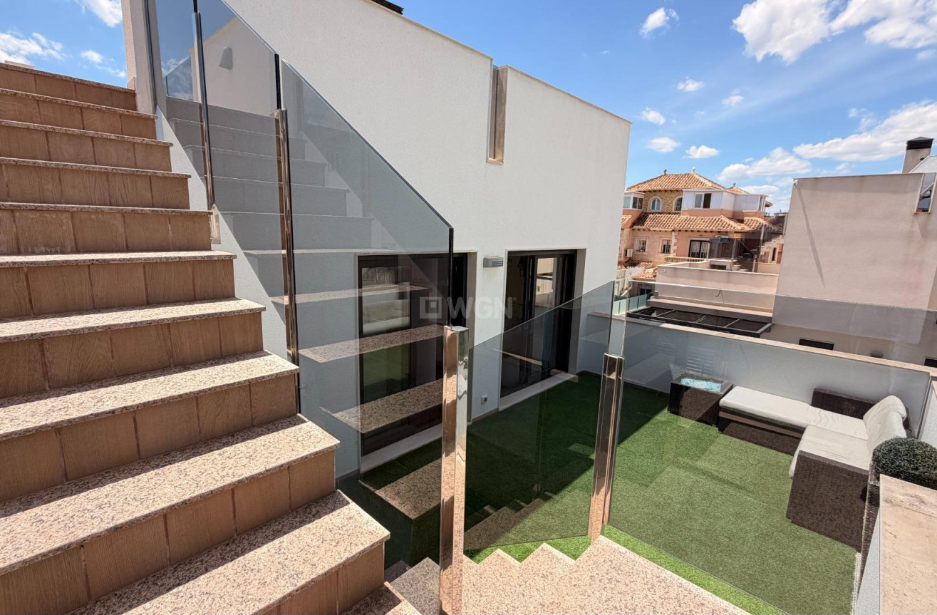 Odsprzedaż - Villa - Torrevieja - aguas nuevas