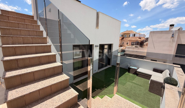Odsprzedaż - Villa - Torrevieja - aguas nuevas
