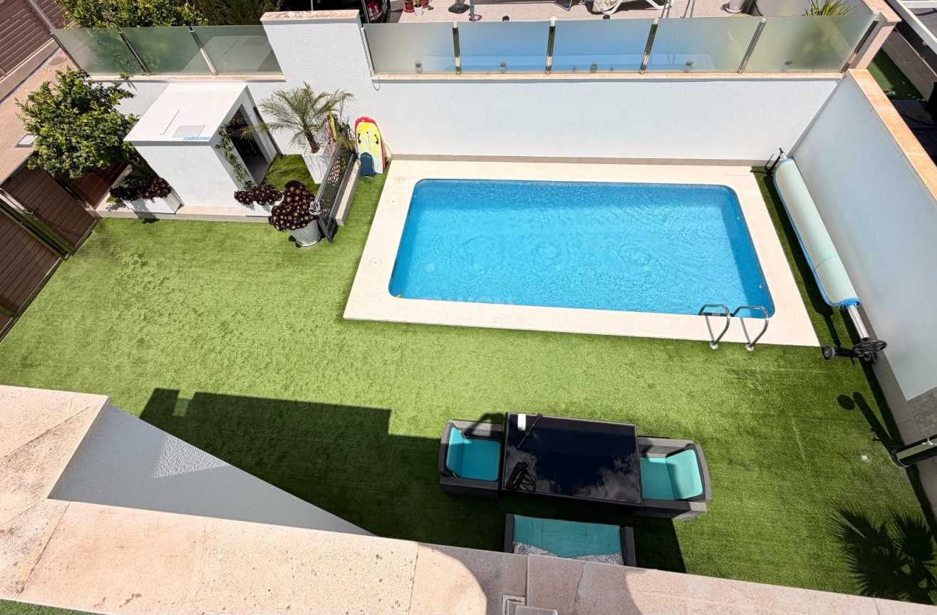 Odsprzedaż - Villa - Torrevieja - aguas nuevas