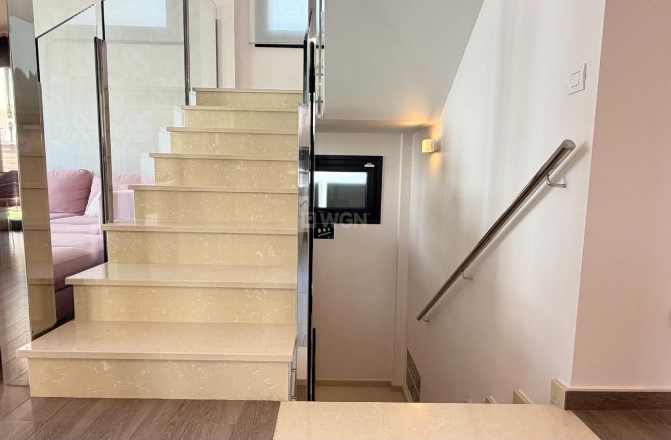 Odsprzedaż - Villa - Torrevieja - aguas nuevas