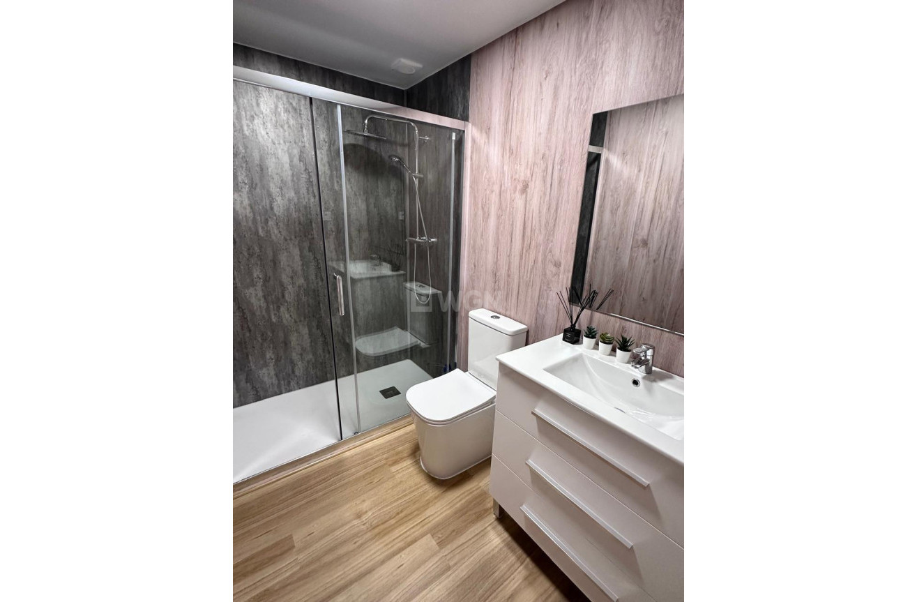 Reventa - Apartamento / piso - Torrevieja - Estacion De Autobuses