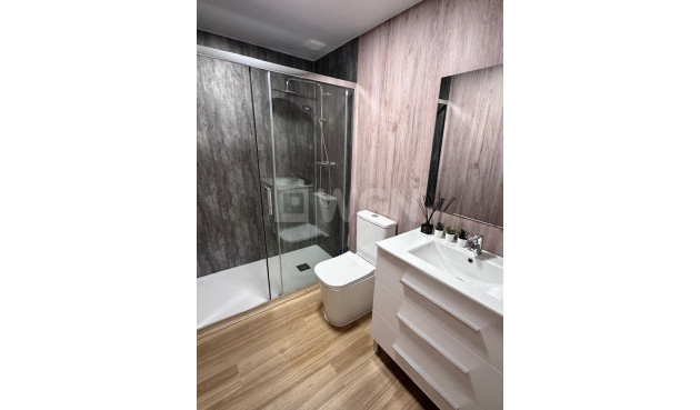 Reventa - Apartamento / piso - Torrevieja - Estacion De Autobuses