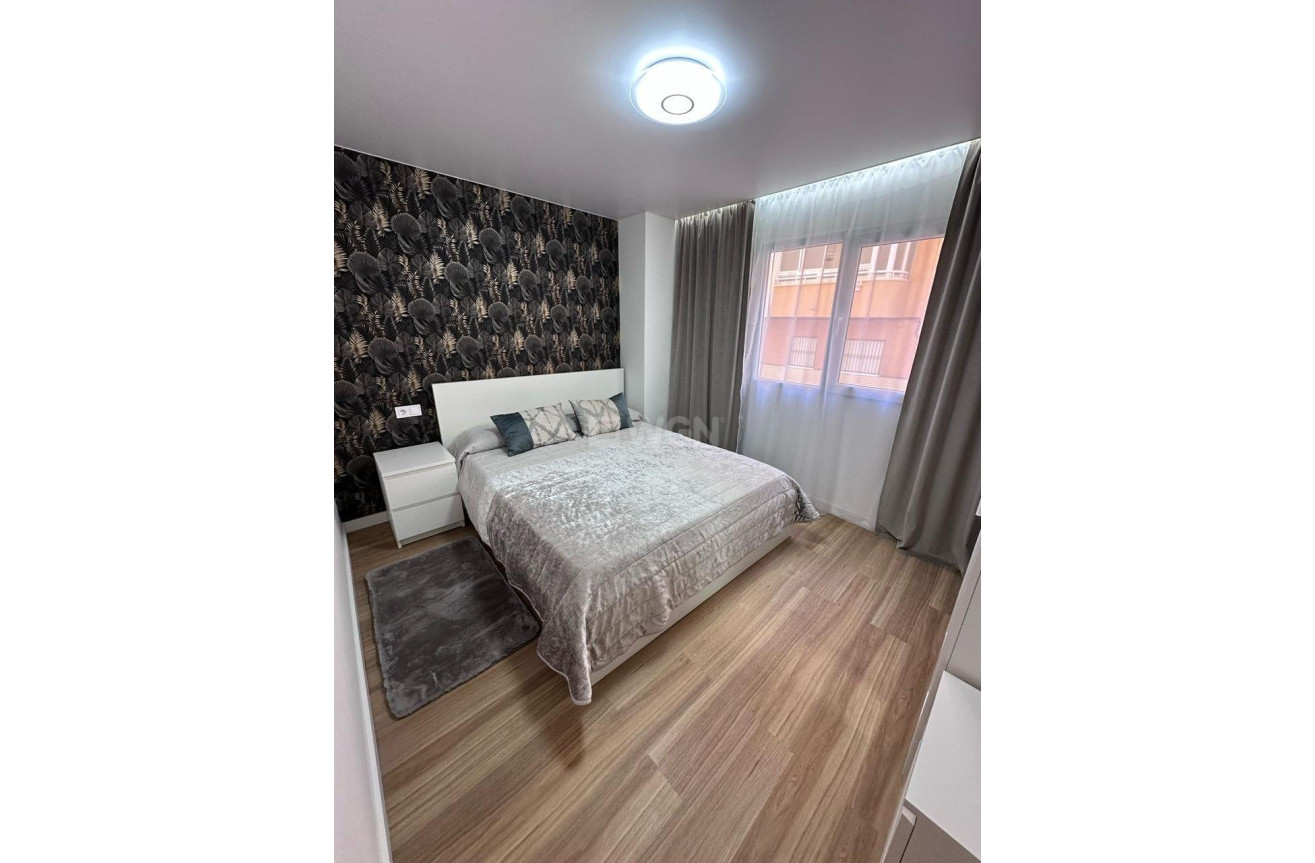 Reventa - Apartamento / piso - Torrevieja - Estacion De Autobuses