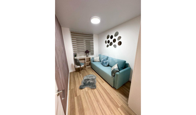 Reventa - Apartamento / piso - Torrevieja - Estacion De Autobuses