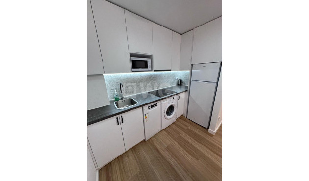 Reventa - Apartamento / piso - Torrevieja - Estacion De Autobuses