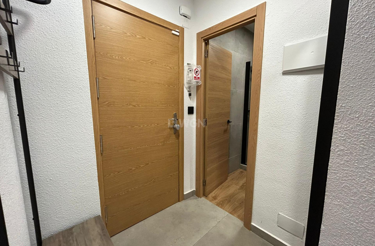 Reventa - Apartamento / piso - Torrevieja - Estacion De Autobuses