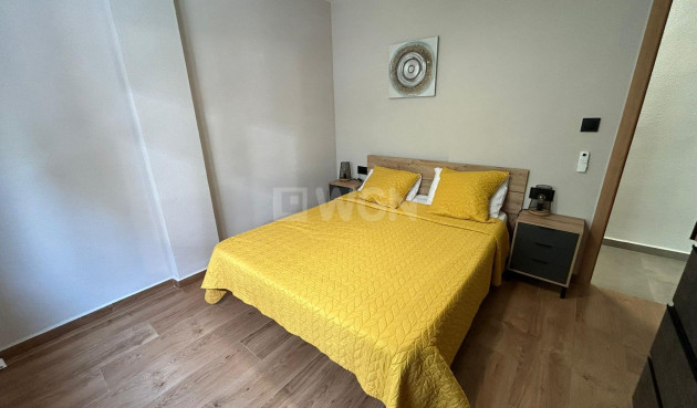 Reventa - Apartamento / piso - Torrevieja - Estacion De Autobuses