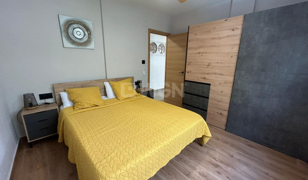 Reventa - Apartamento / piso - Torrevieja - Estacion De Autobuses