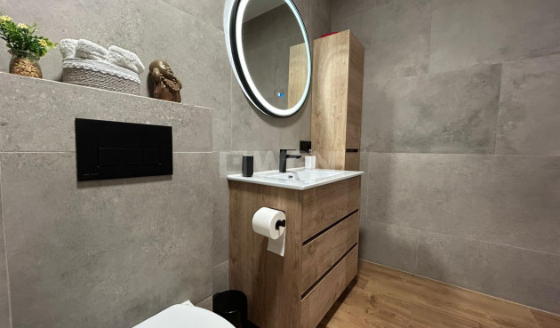 Reventa - Apartamento / piso - Torrevieja - Estacion De Autobuses