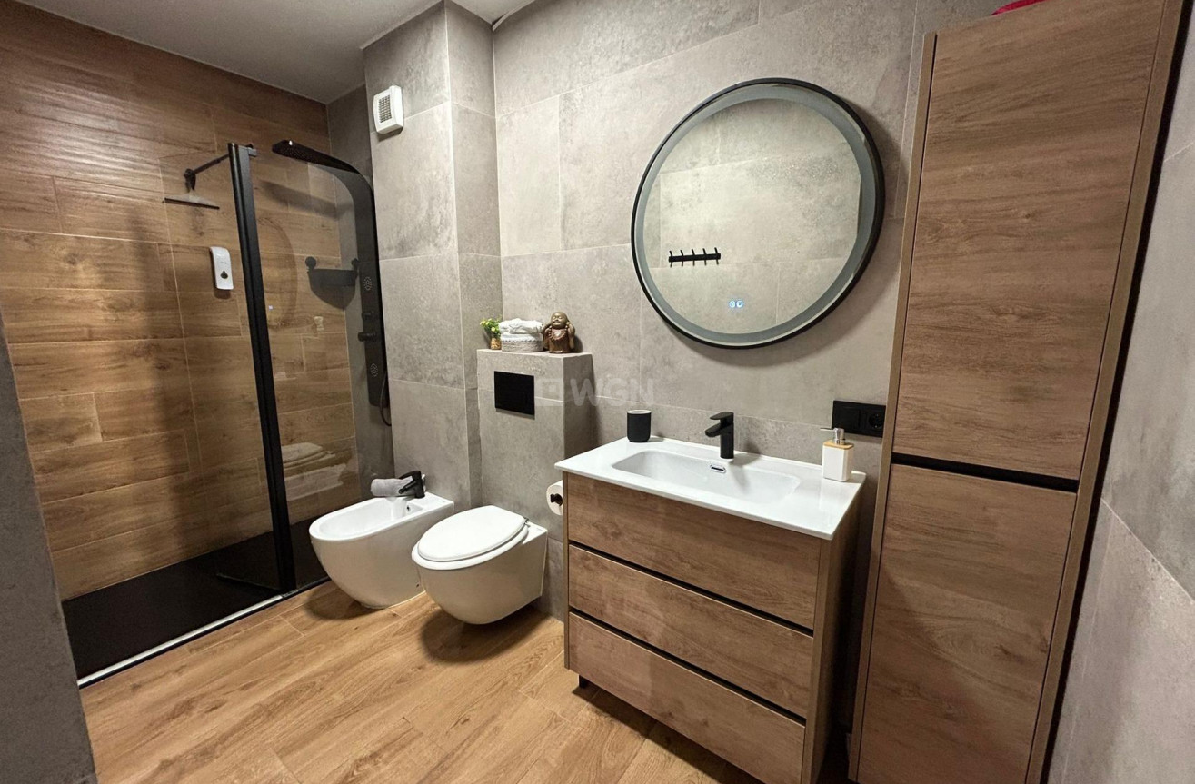 Reventa - Apartamento / piso - Torrevieja - Estacion De Autobuses