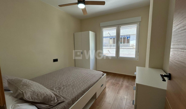 Reventa - Apartamento / piso - Torrevieja - Estacion De Autobuses