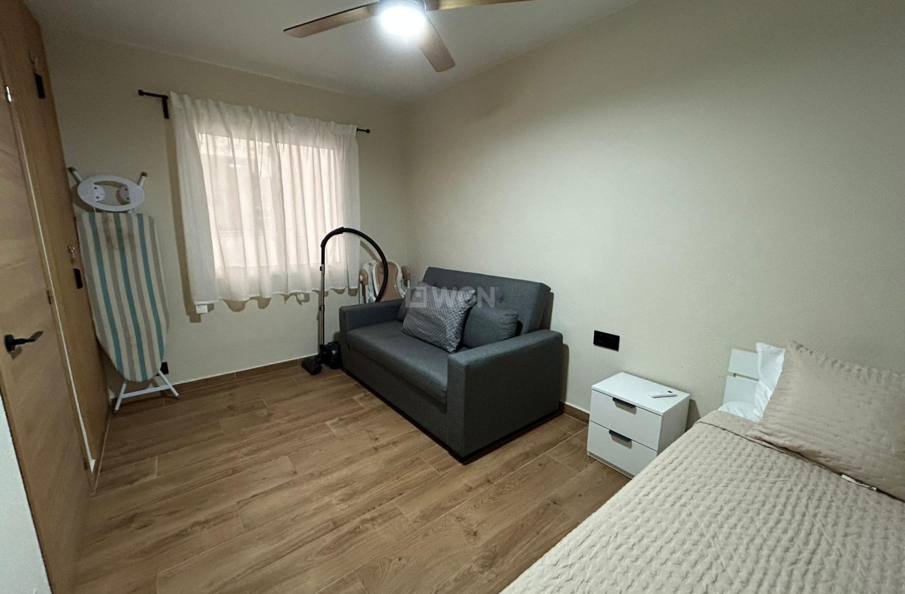 Reventa - Apartamento / piso - Torrevieja - Estacion De Autobuses