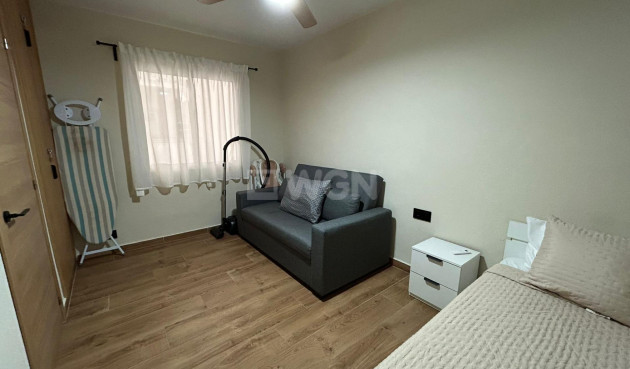 Reventa - Apartamento / piso - Torrevieja - Estacion De Autobuses