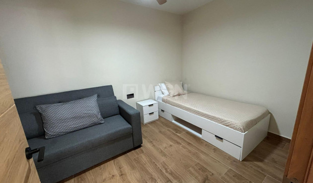 Reventa - Apartamento / piso - Torrevieja - Estacion De Autobuses