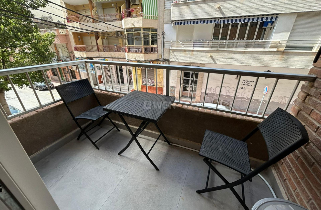 Reventa - Apartamento / piso - Torrevieja - Estacion De Autobuses