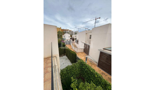 Wiederverkauf - Stadthaus - Torrevieja - Punta Prima