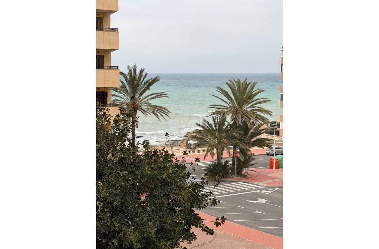 Resale - Apartment / flat - Torrevieja - Cabo Cervera